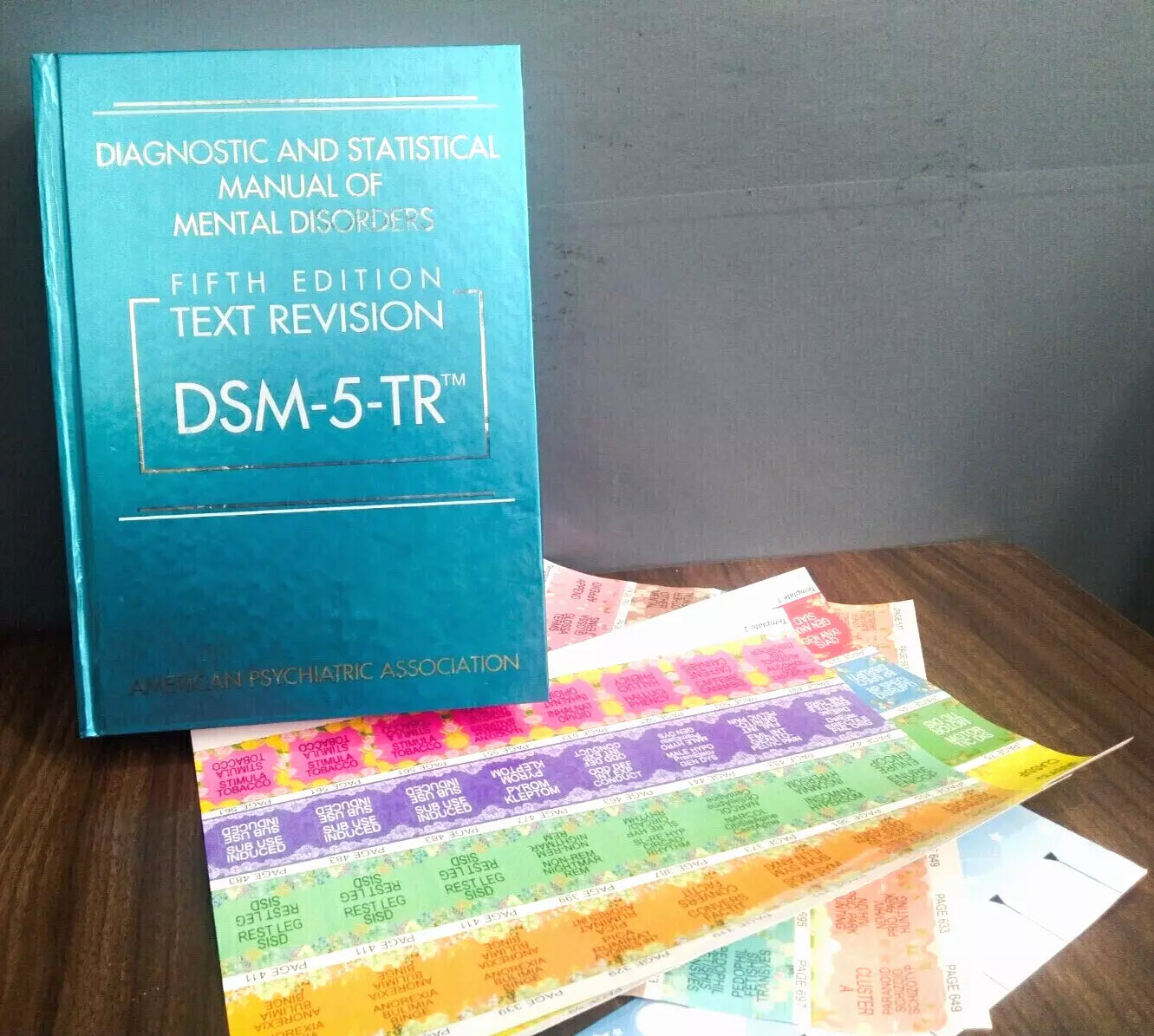 Diagnostic and Statistical Manual of Mental (Hardcover) DSM 5 TR + Tabs 9780890425756